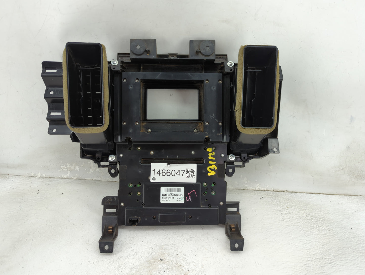 2013-2013 Ford Taurus Radio Control Panel 1466047 - Oemusedautoparts1.com