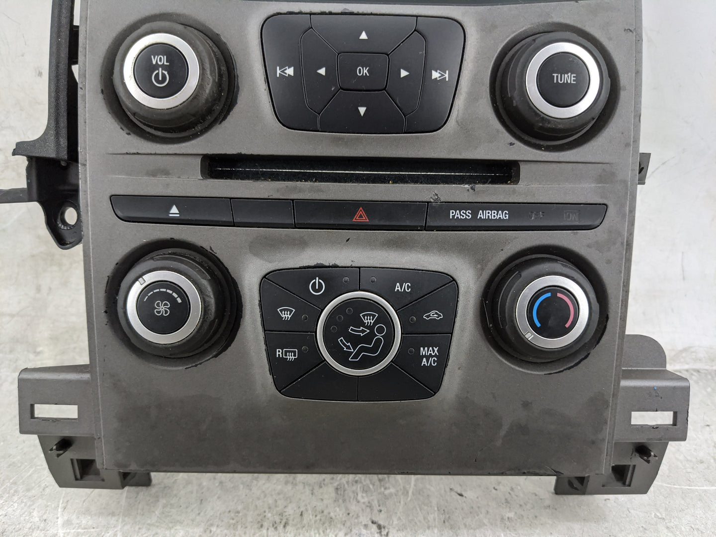 2013-2013 Ford Taurus Radio Control Panel 1473674 - Oemusedautoparts1.com