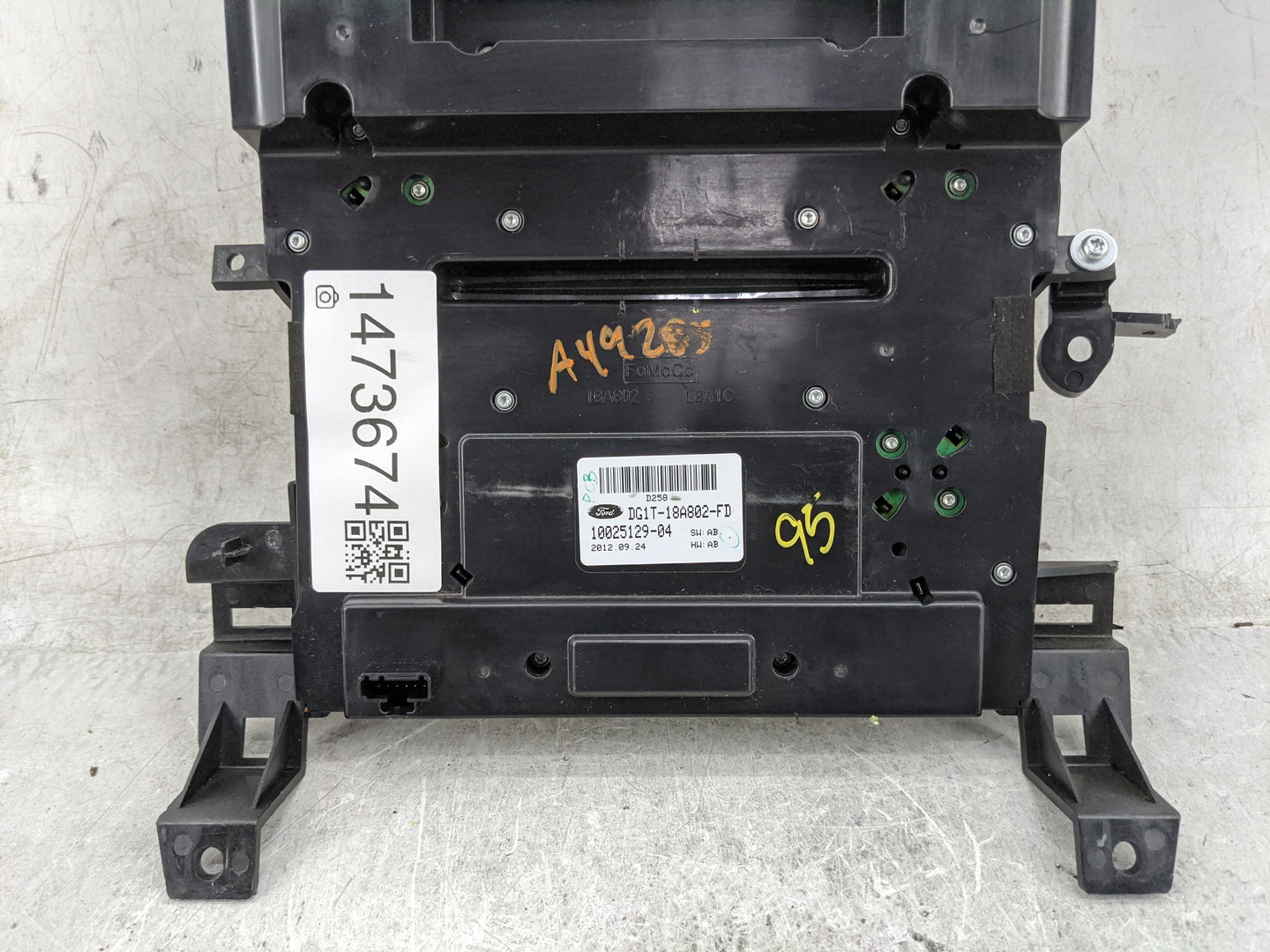 2013-2013 Ford Taurus Radio Control Panel 1473674 - Oemusedautoparts1.com