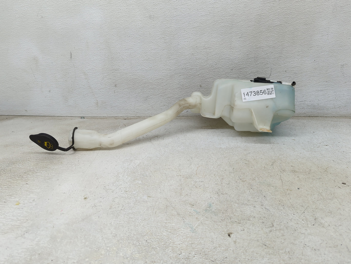 2013-2019 Ford Taurus Windshield Washer Fluid Reservoir Bottle Oem 1473856 - Oemusedautoparts1.com