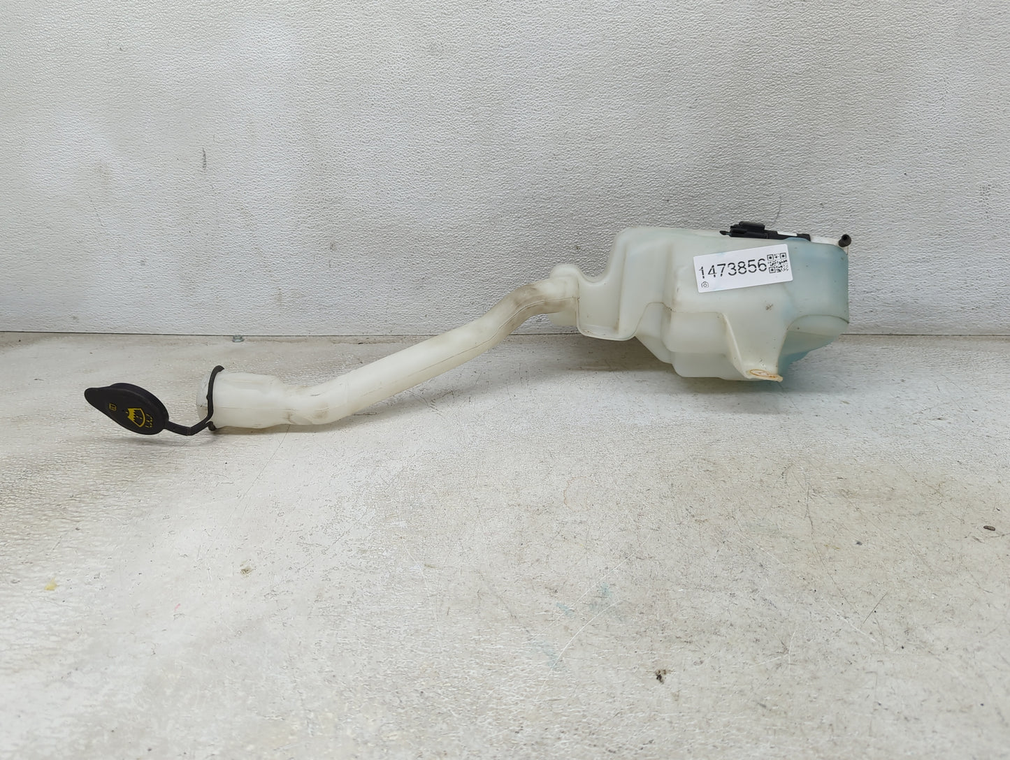 2013-2019 Ford Taurus Windshield Washer Fluid Reservoir Bottle Oem 1473856 - Oemusedautoparts1.com