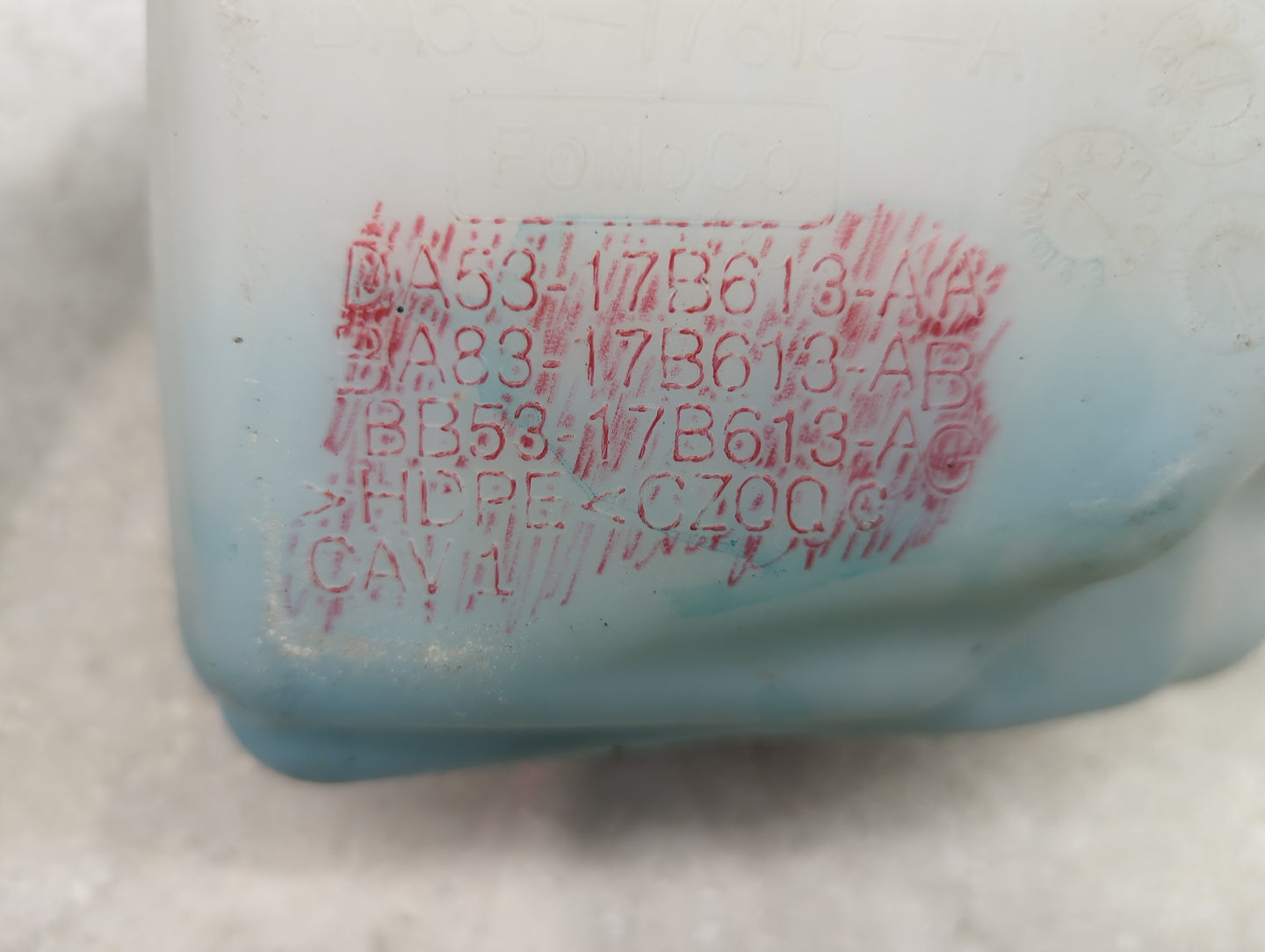 2013-2019 Ford Taurus Windshield Washer Fluid Reservoir Bottle Oem 1473856 - Oemusedautoparts1.com