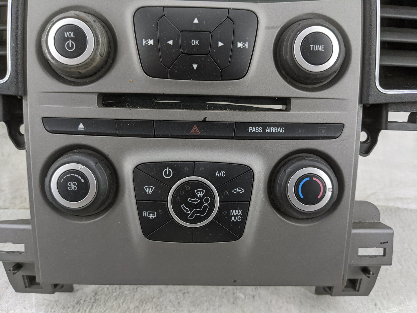 2013-2013 Ford Taurus Radio Control Panel 1476445 - Oemusedautoparts1.com