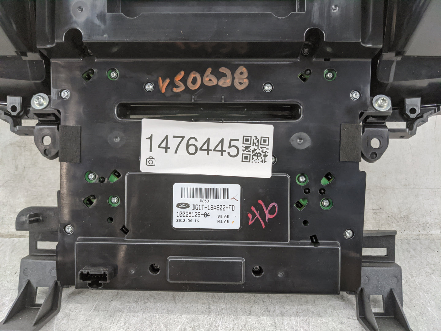 2013-2013 Ford Taurus Radio Control Panel 1476445 - Oemusedautoparts1.com