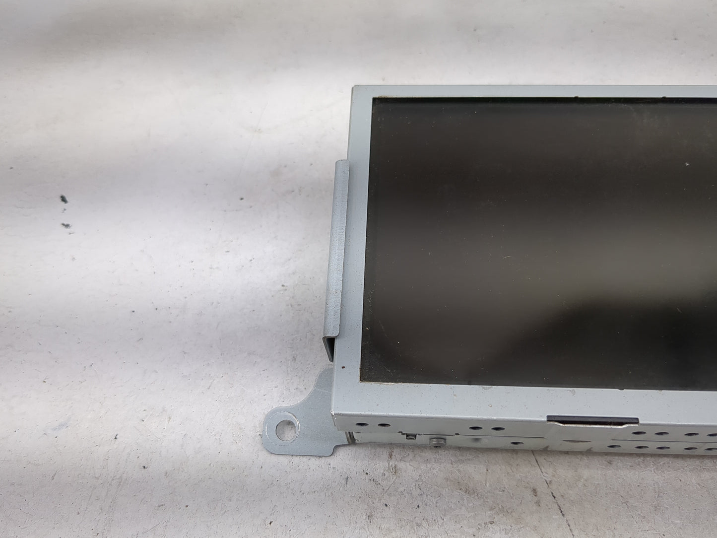 2013 Ford Taurus Information Display Screen 1483568 - Oemusedautoparts1.com