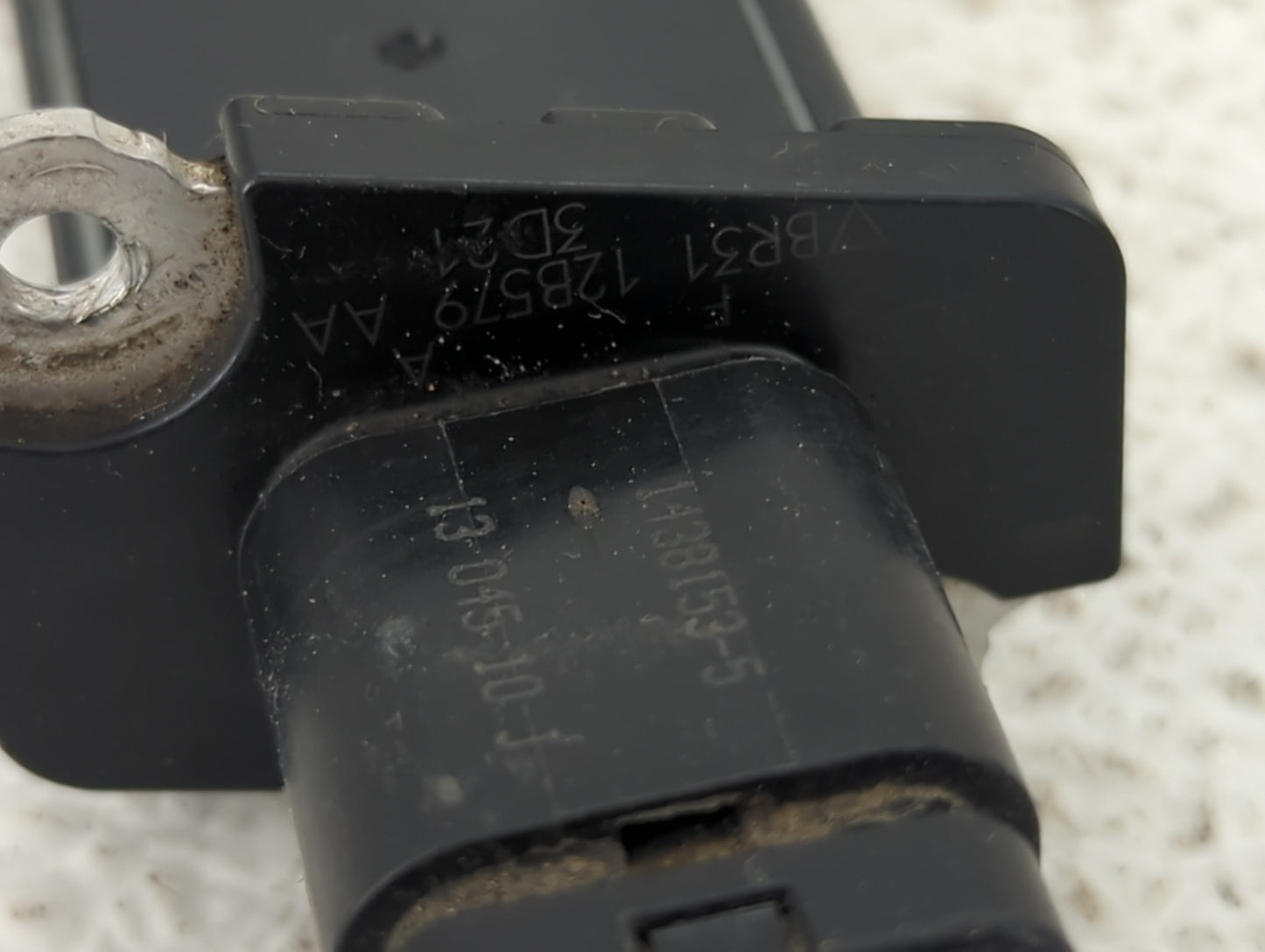 2013-2016 Ford Taurus Mass Air Flow Meter Maf 1487586 - Oemusedautoparts1.com