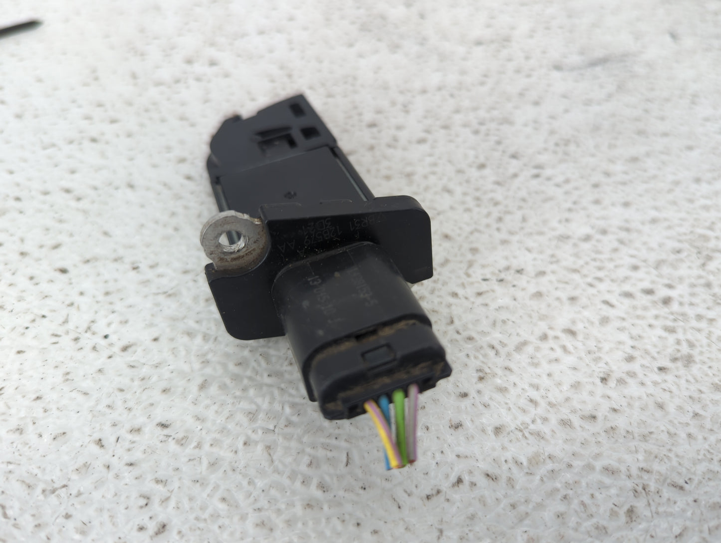 2013-2016 Ford Taurus Mass Air Flow Meter Maf 1487586 - Oemusedautoparts1.com