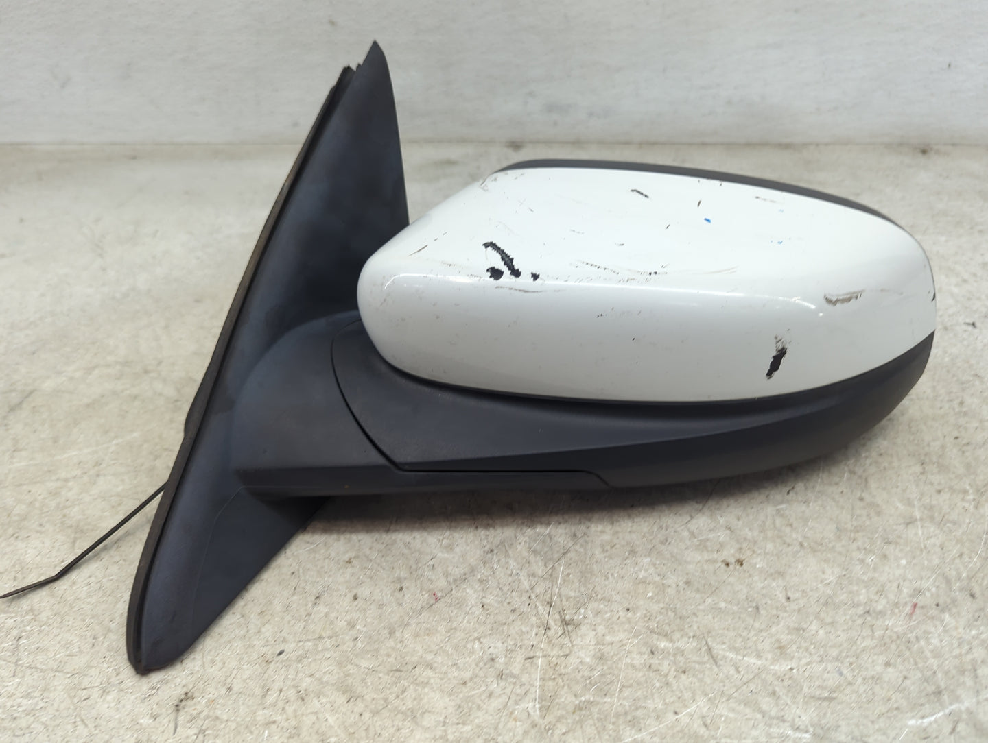 2010-2019 Ford Taurus Driver Side View Mirror - Left Door Mirror OEM Used - Oemusedautoparts1.com