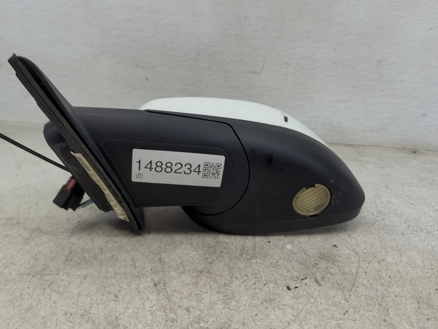 2010-2019 Ford Taurus Driver Side View Mirror - Left Door Mirror OEM Used - Oemusedautoparts1.com
