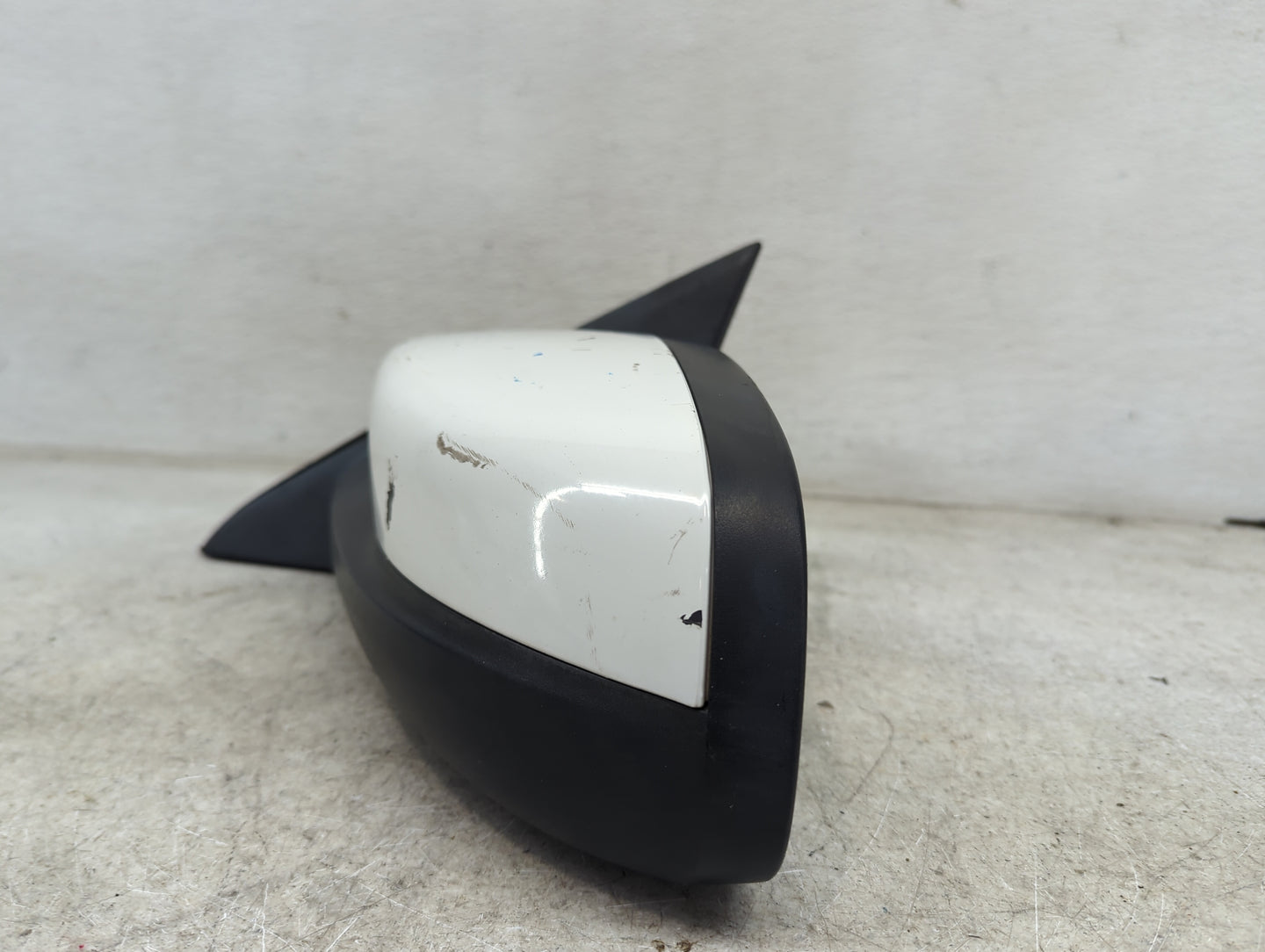 2010-2019 Ford Taurus Driver Side View Mirror - Left Door Mirror OEM Used - Oemusedautoparts1.com