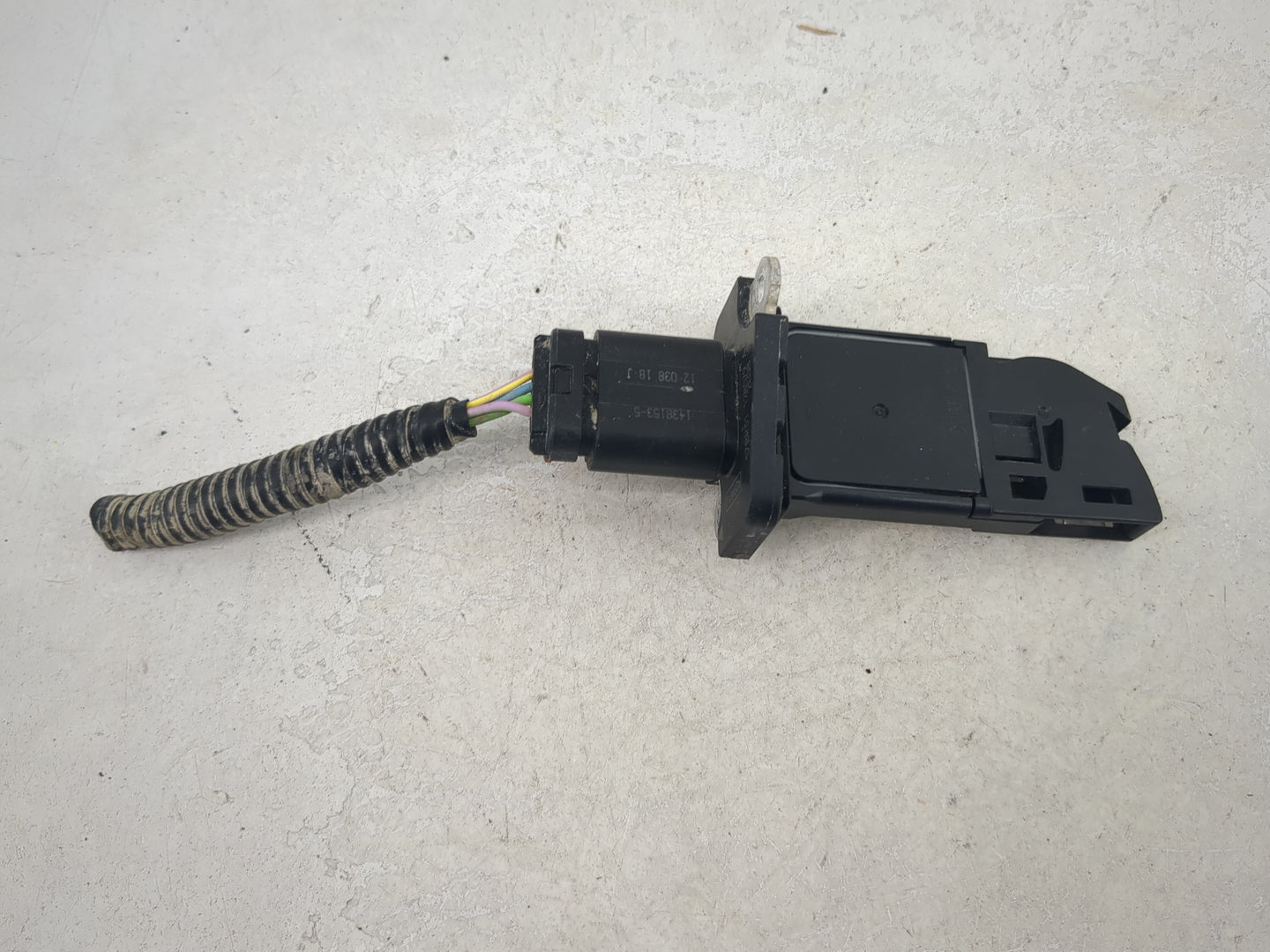 2013-2016 Ford Taurus Mass Air Flow Meter Maf 1488624 - Oemusedautoparts1.com