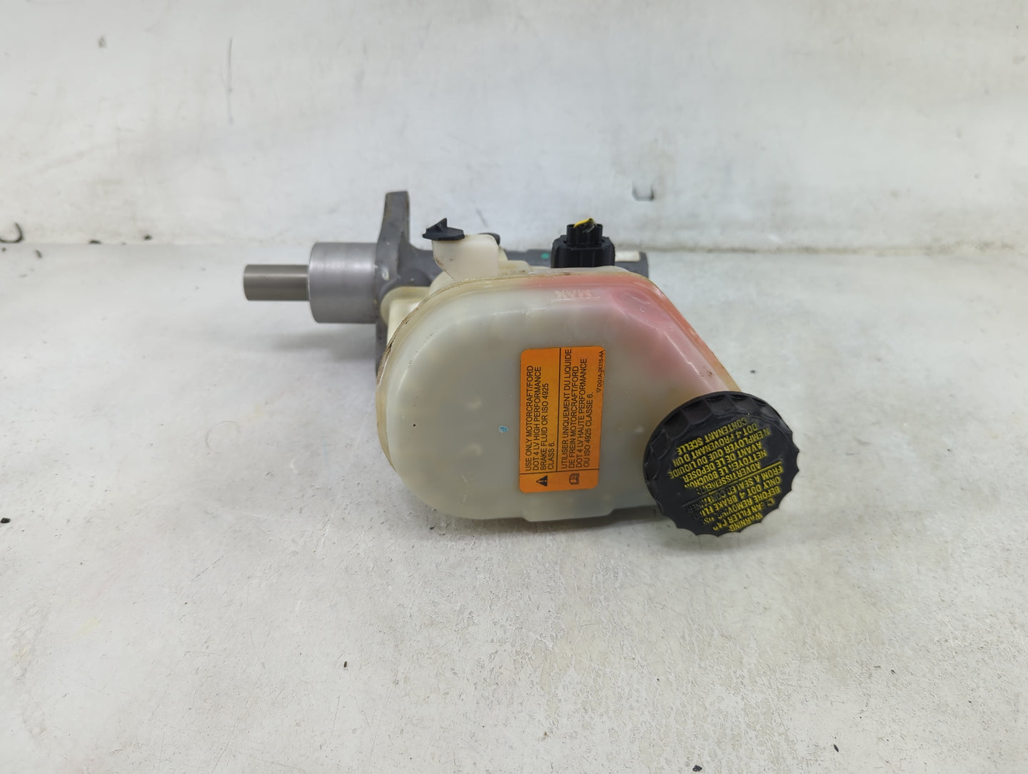 2013-2019 Ford Taurus Brake Master Cylinder 1490345 - Oemusedautoparts1.com
