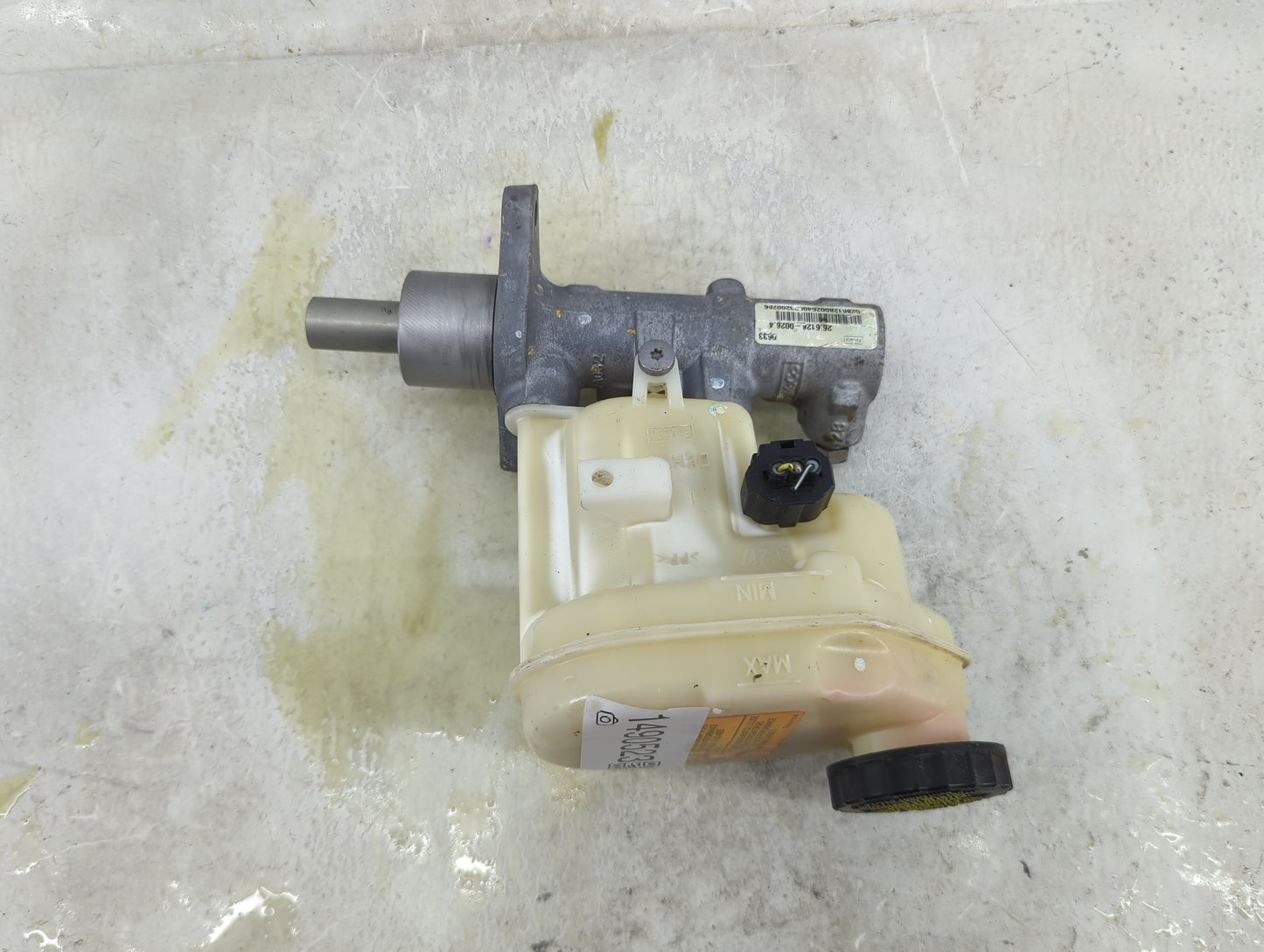 2013-2019 Ford Taurus Brake Master Cylinder 1490523 - Oemusedautoparts1.com