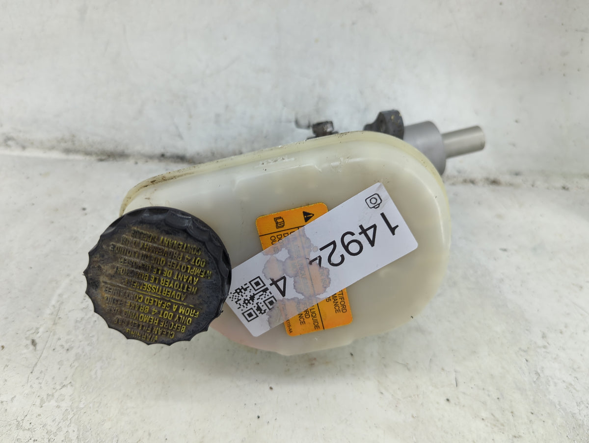 2013-2019 Ford Taurus Brake Master Cylinder 1492414 - Oemusedautoparts1.com