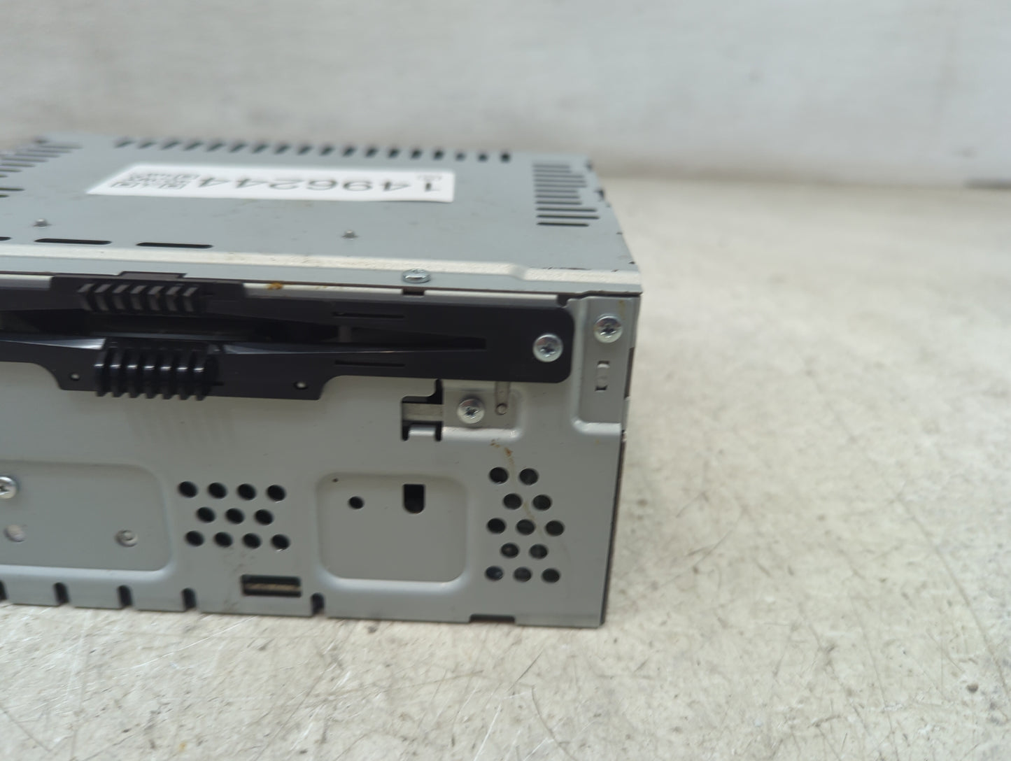 2013-2014 Ford Taurus Radio AM FM Cd Player Receiver Replacement P/N:DG1T-19C107-DG Fits Fits 2013 2014 OEM Used Auto Parts 