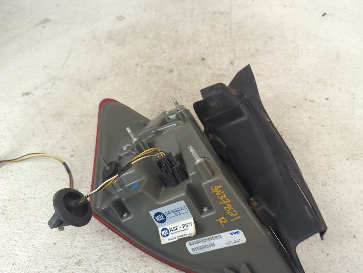 2013-2019 Ford Taurus Tail Light Assembly Passenger Right OEM P/N:11-6691-00-1N 11-6691-30-1 Fits OEM Used Auto Parts - Oemu