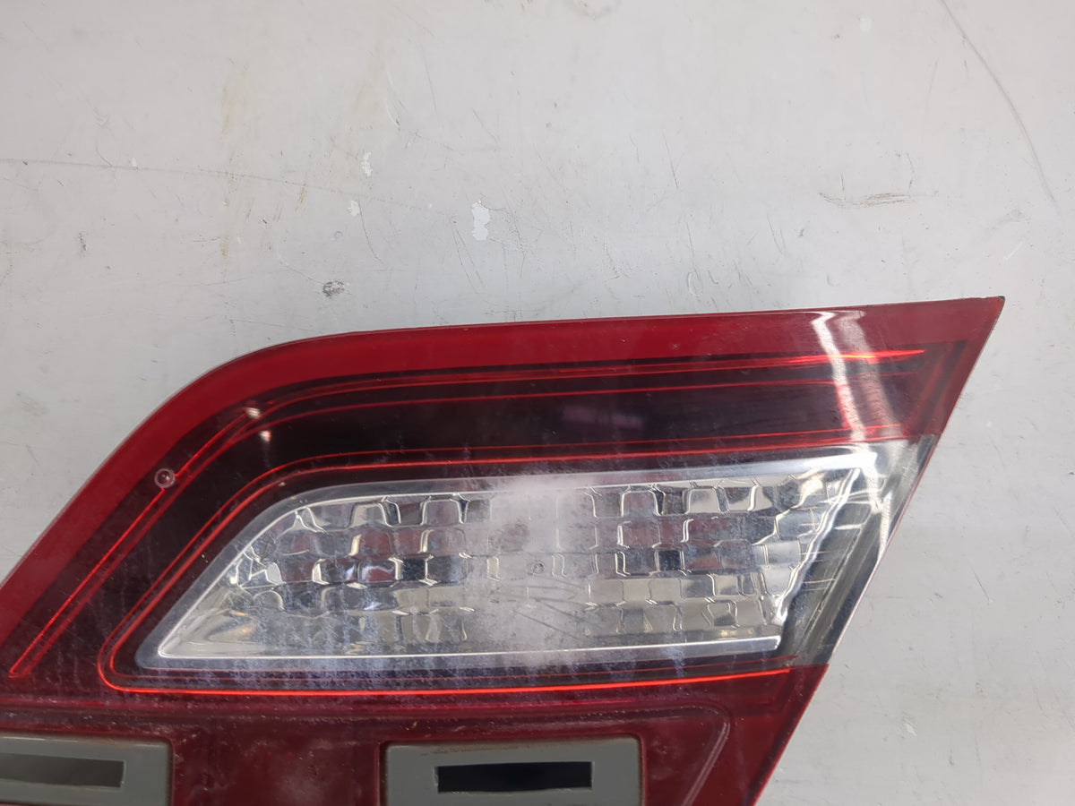 2013-2019 Ford Taurus Passenger Right Side Deck Lid Mounted Tail Light 1512320 - Oemusedautoparts1.com