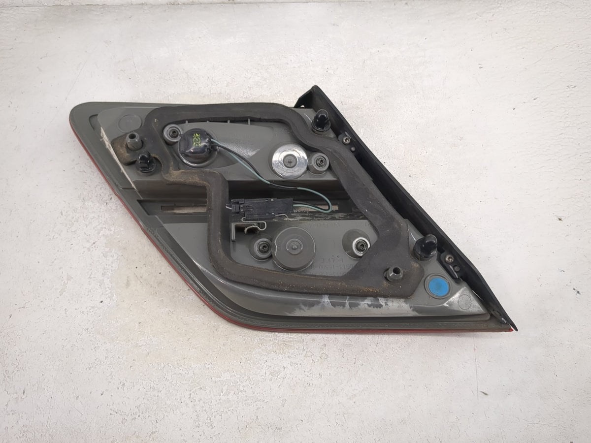 2013-2019 Ford Taurus Passenger Right Side Deck Lid Mounted Tail Light 1512320 - Oemusedautoparts1.com