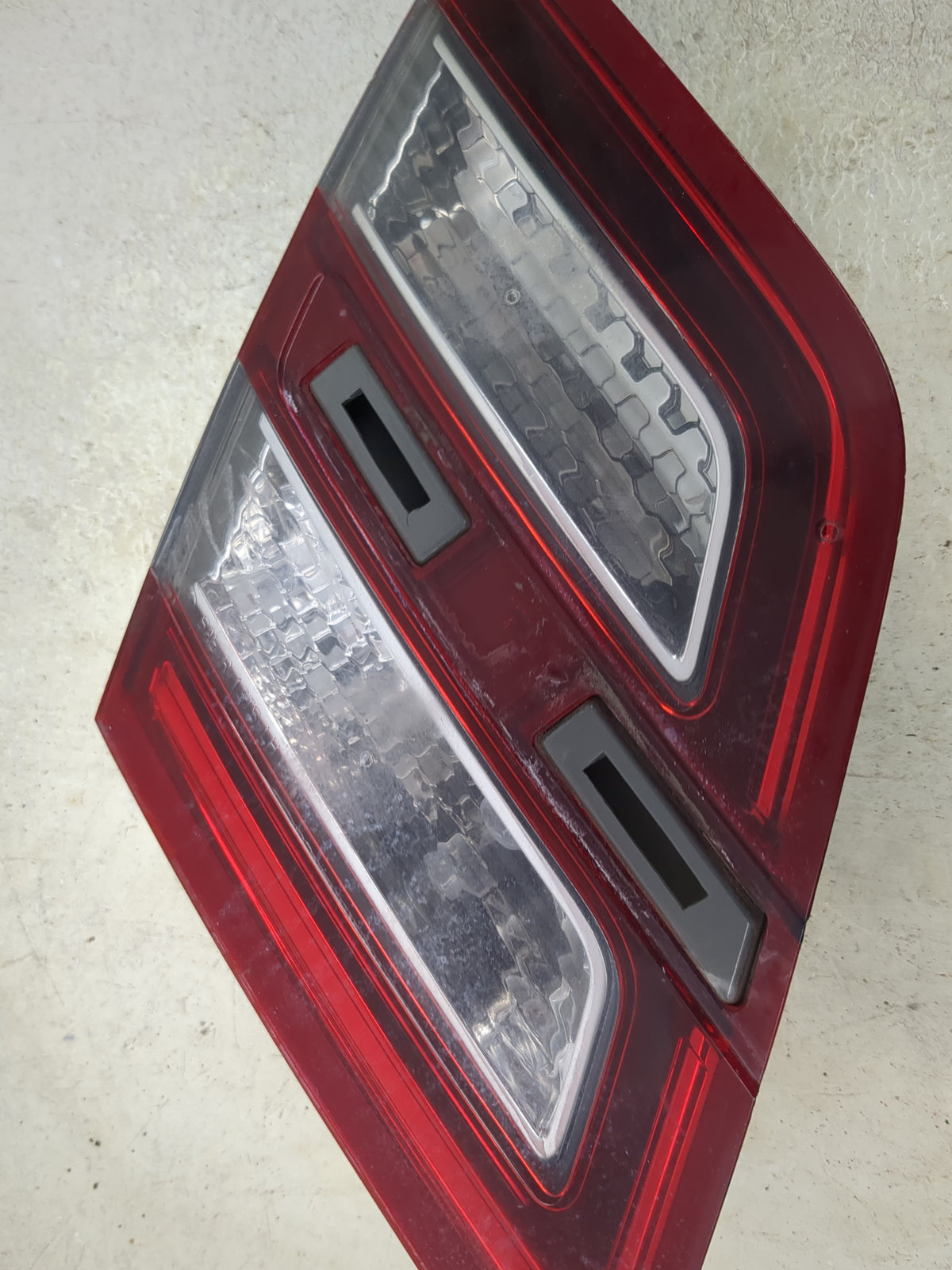 2013-2019 Ford Taurus Driver Left Side Deck Lid Mounted Tail Light Red - Oemusedautoparts1.com