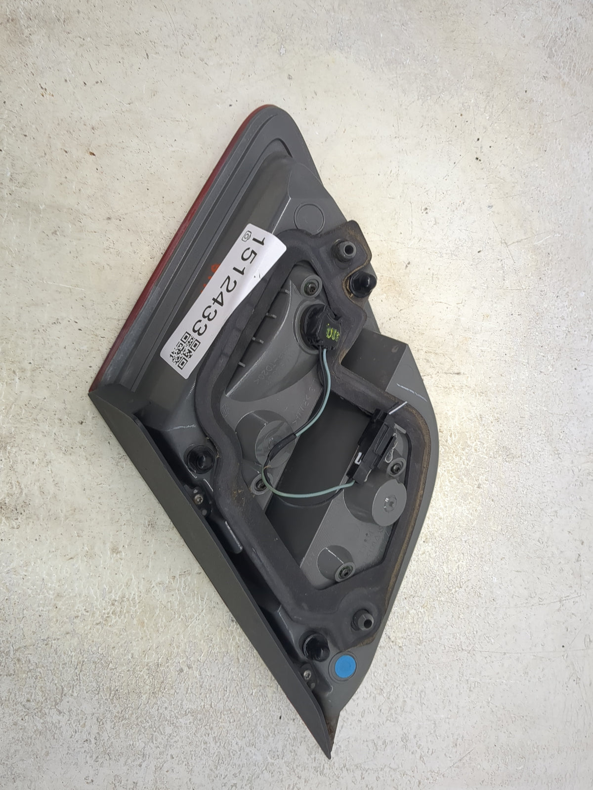 2013-2019 Ford Taurus Driver Left Side Deck Lid Mounted Tail Light Red - Oemusedautoparts1.com
