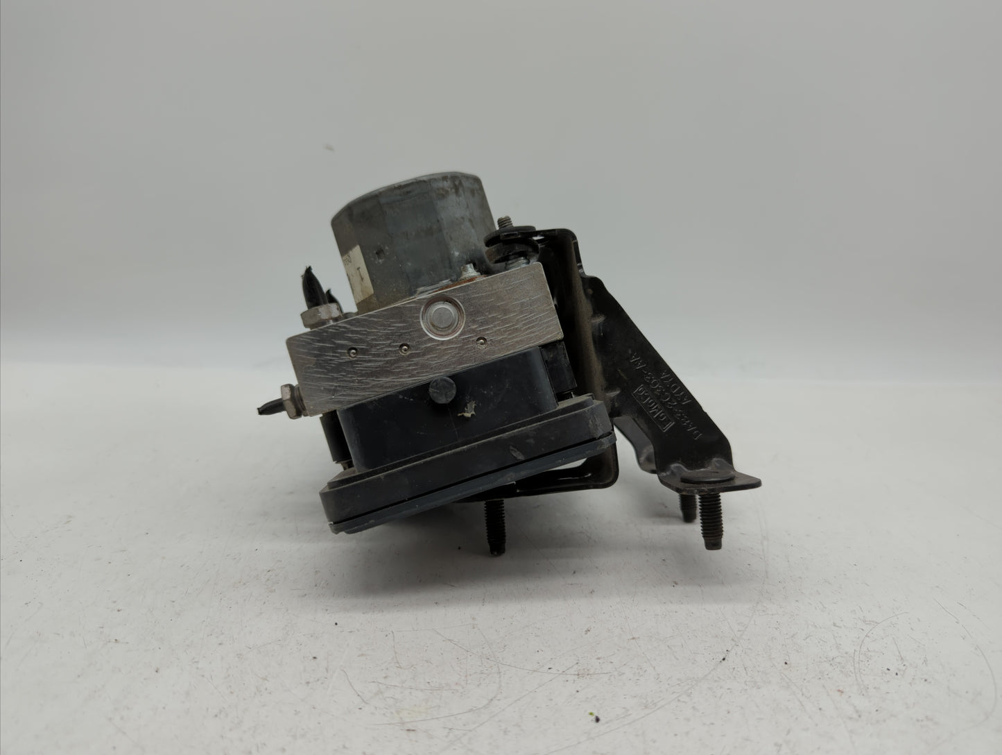 2013-2014 Ford Taurus ABS Pump Control Module Replacement P/N:DG13-2C405-AG DG13-2C405-A Fits Fits 2013 2014 OEM Used Auto P