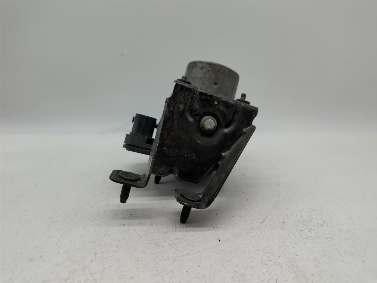 2013-2014 Ford Taurus ABS Pump Control Module Replacement P/N:DG13-2C405-AG DG13-2C405-A Fits Fits 2013 2014 OEM Used Auto P