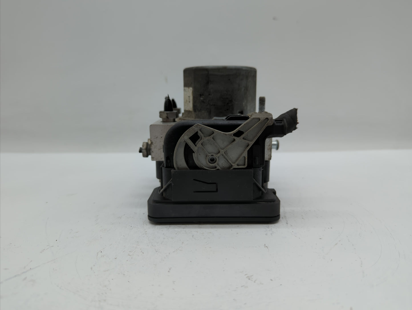 2013-2014 Ford Taurus ABS Pump Control Module Replacement P/N:DG13-2C405-AG DG13-2C405-A Fits Fits 2013 2014 OEM Used Auto P