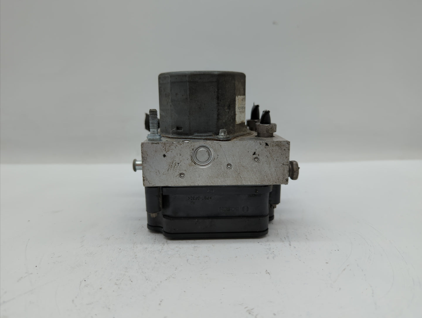 2013-2014 Ford Taurus ABS Pump Control Module Replacement P/N:DG13-2C405-AG DG13-2C405-A Fits Fits 2013 2014 OEM Used Auto P