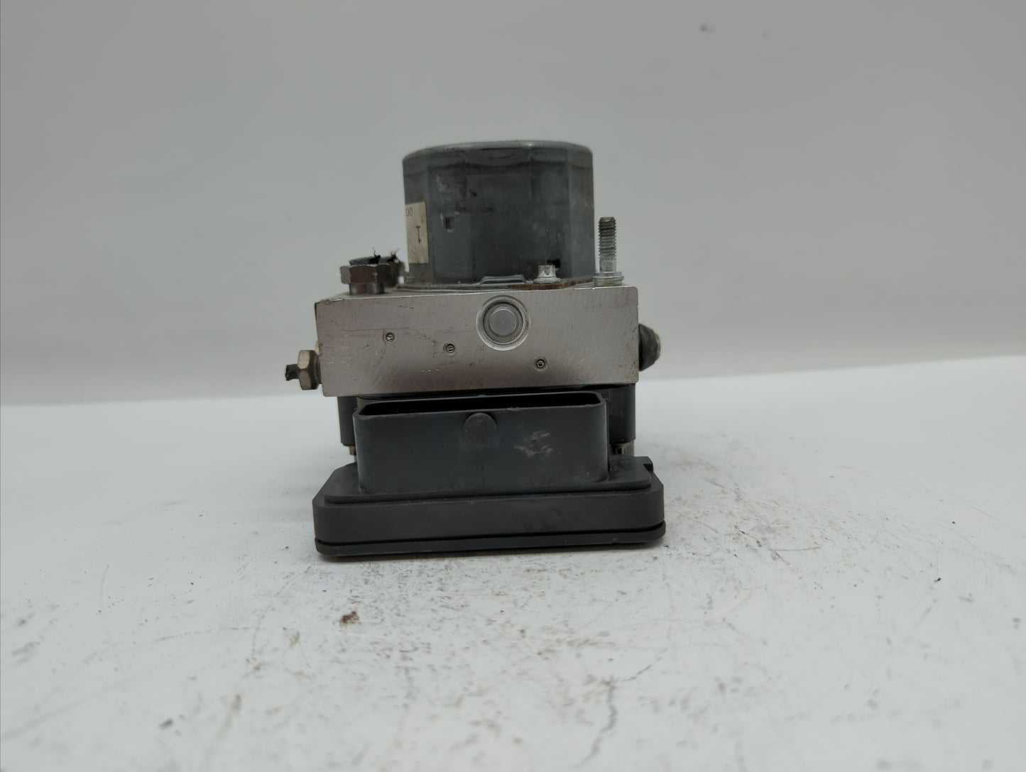 2013-2014 Ford Taurus ABS Pump Control Module Replacement P/N:DG13-2C405-AG Fits Fits 2013 2014 OEM Used Auto Parts - Oemuse