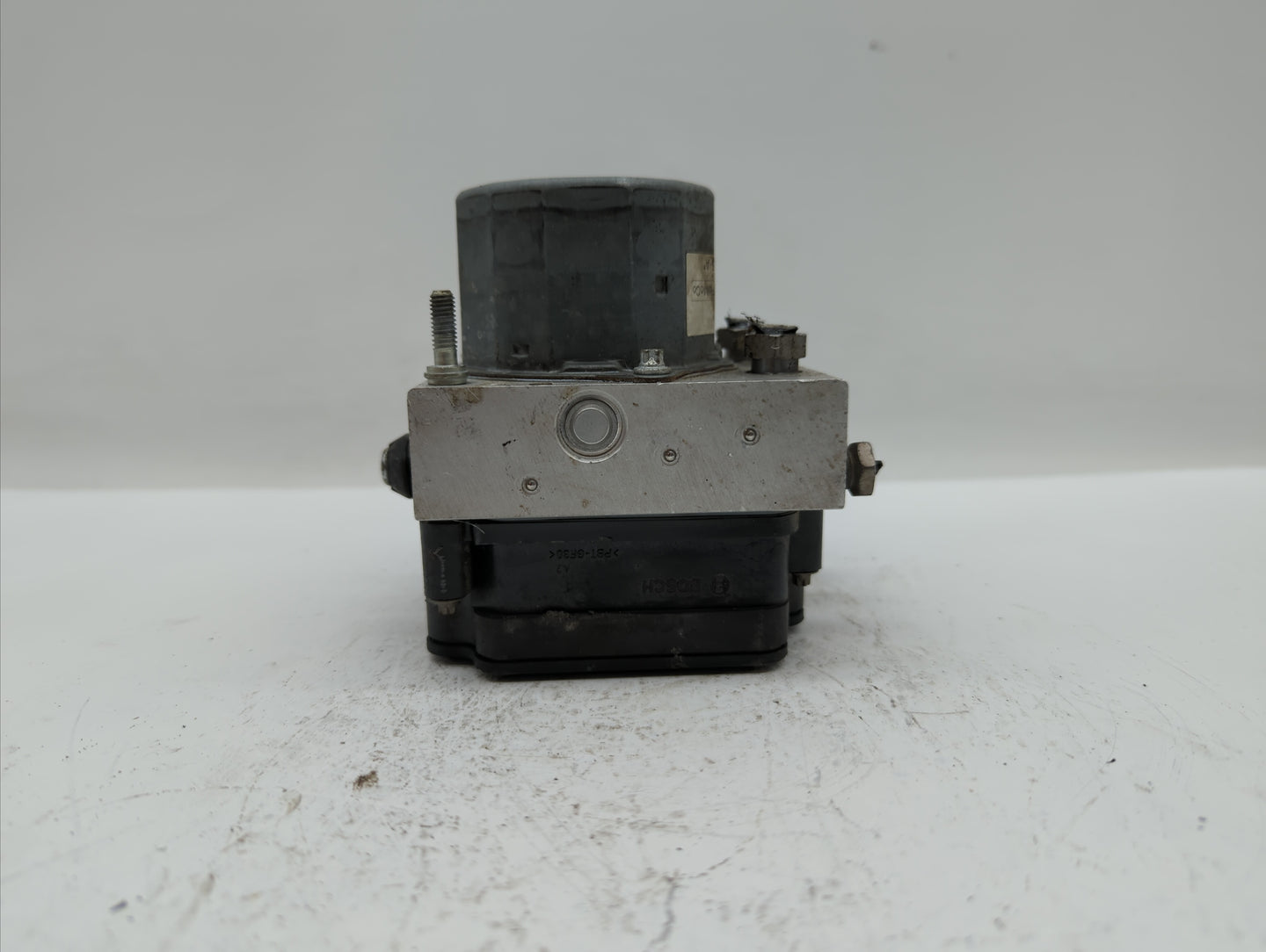2013-2014 Ford Taurus ABS Pump Control Module Replacement P/N:DG13-2C405-AG Fits Fits 2013 2014 OEM Used Auto Parts - Oemuse