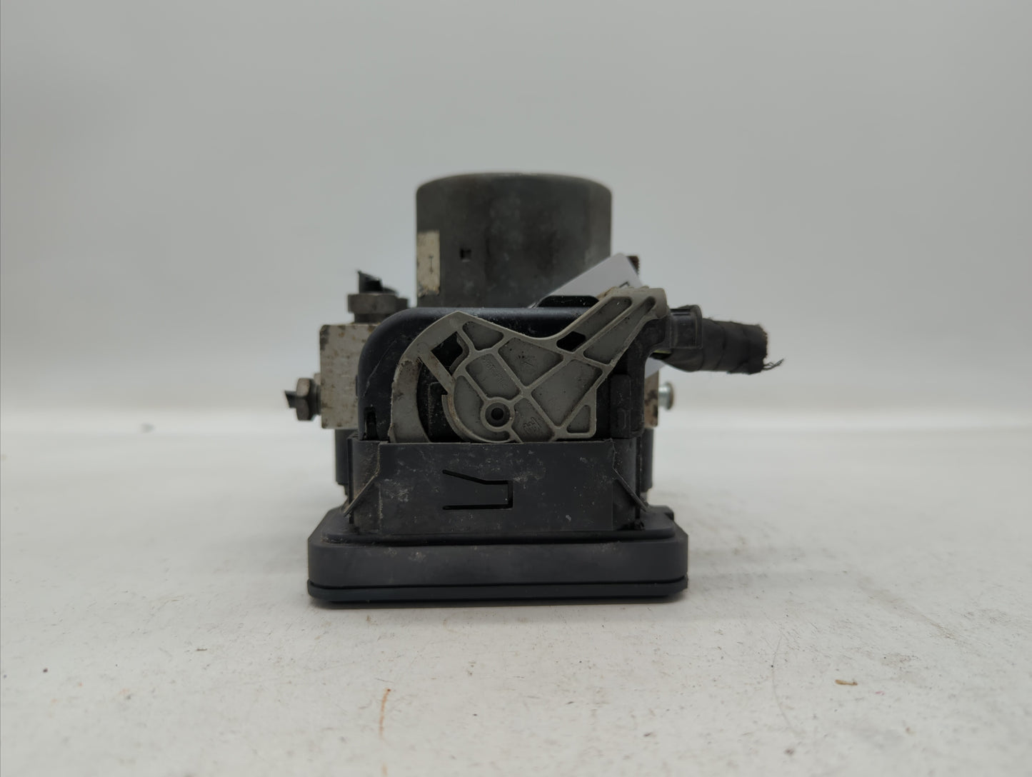2013-2014 Ford Taurus ABS Pump Control Module Replacement P/N:DG13-2C405-AG DG13-2C405-A Fits Fits 2013 2014 OEM Used Auto P