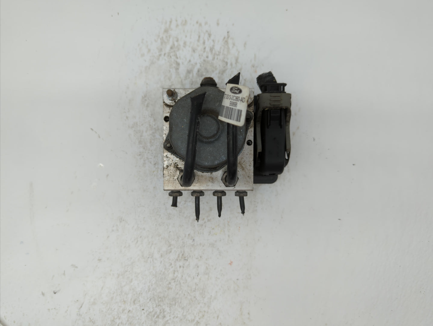 2013-2014 Ford Taurus ABS Pump Control Module Replacement P/N:DG13-2C405-AG DG13-2C405-A Fits Fits 2013 2014 OEM Used Auto P