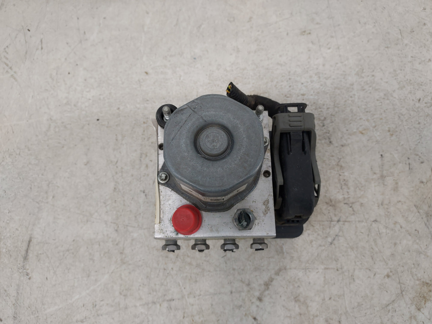 2013-2014 Ford Taurus ABS Pump Control Module Replacement P/N:DG13-2C405-A Fits Fits 2013 2014 OEM Used Auto Parts - Oemused