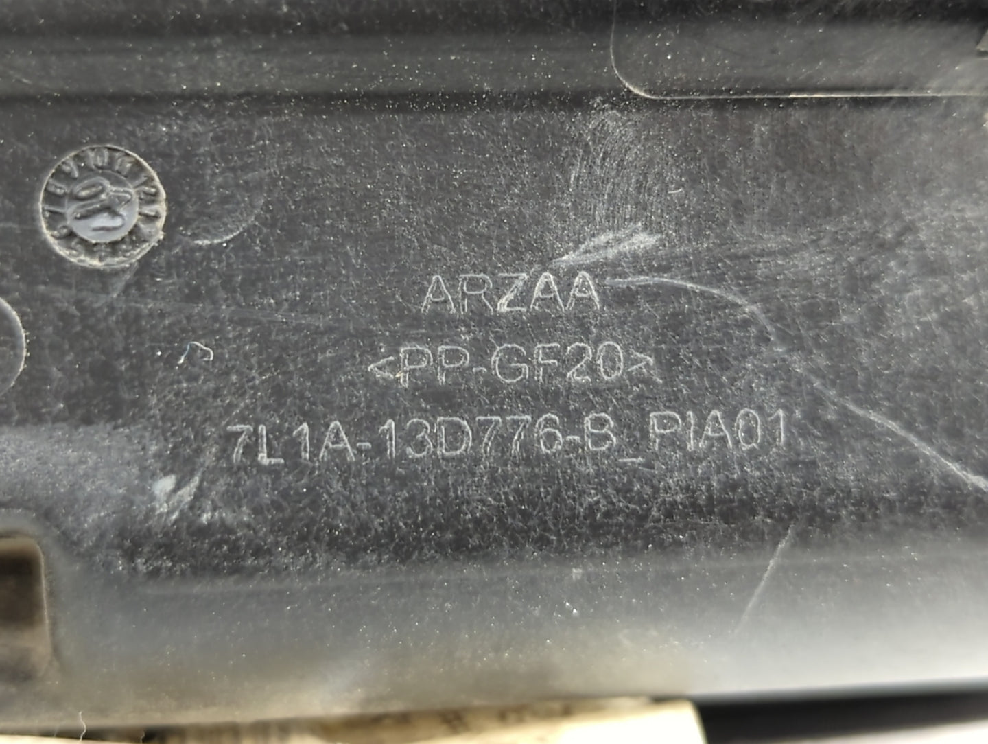 2013-2019 Ford Taurus Overhead Roof Console 420107 - Oemusedautoparts1.com