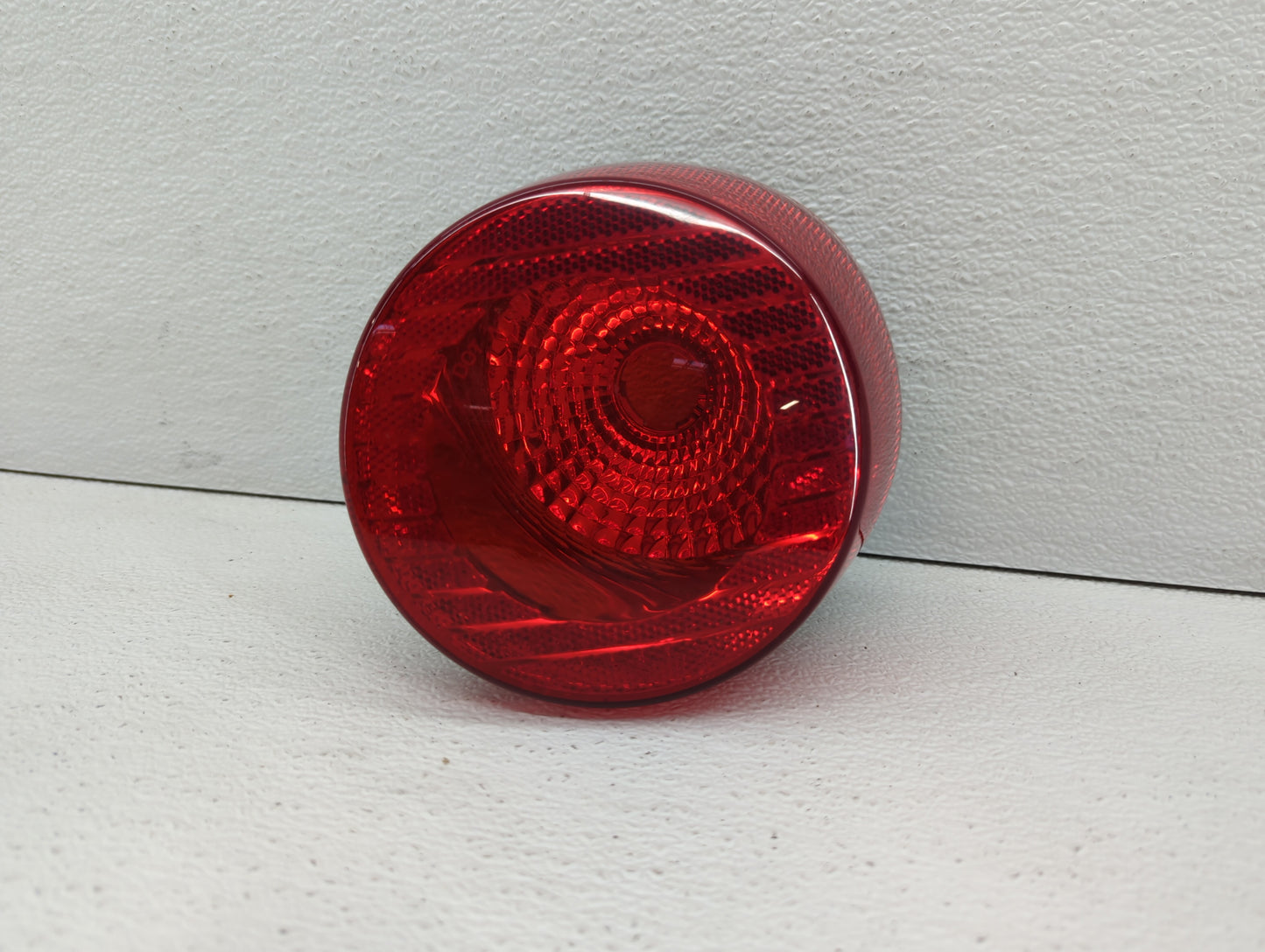 2013-2019 Ford Taurus Tail Light Assembly Driver Left OEM P/N:16532532 DG13-15B503-BP Fits Fits 2013 2014 2015 2016 2017 201
