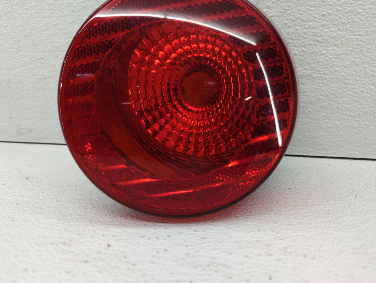 2013-2019 Ford Taurus Tail Light Assembly Driver Left OEM P/N:16532532 DG13-15B503-BP Fits Fits 2013 2014 2015 2016 2017 201