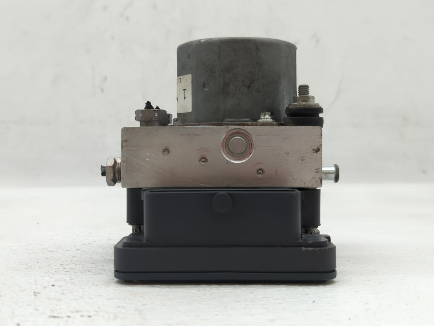 2013-2014 Ford Taurus ABS Pump Control Module Replacement P/N:DG13-2C405-AG Fits Fits 2013 2014 OEM Used Auto Parts - Oemuse
