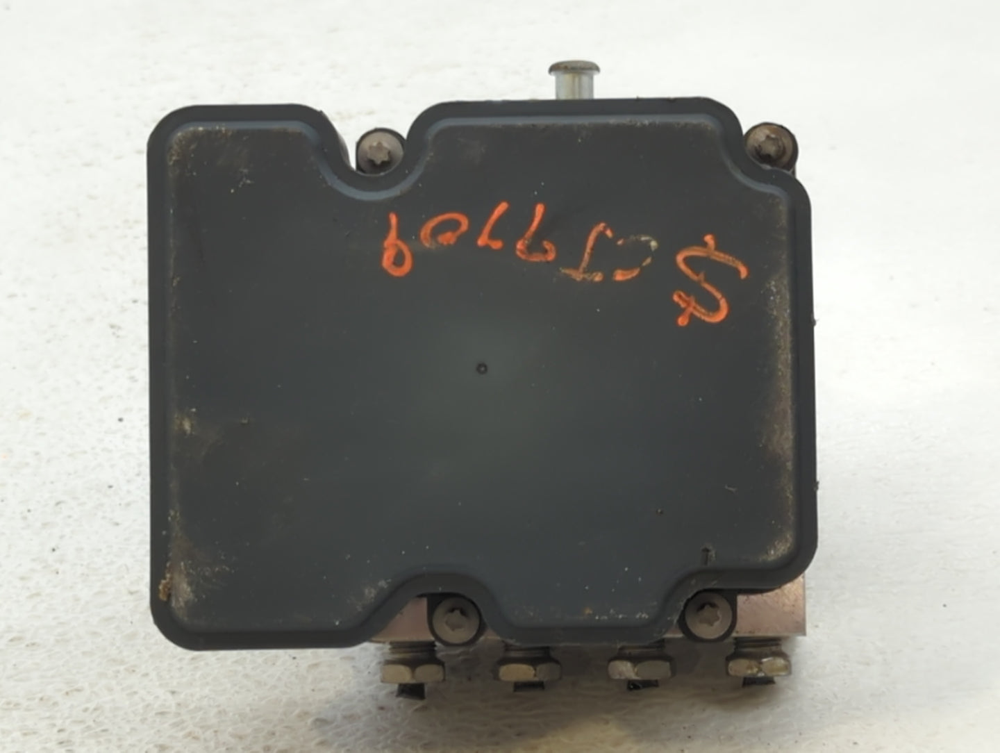 2013-2014 Ford Taurus ABS Pump Control Module Replacement P/N:DG13-2C405-AG Fits Fits 2013 2014 OEM Used Auto Parts - Oemuse