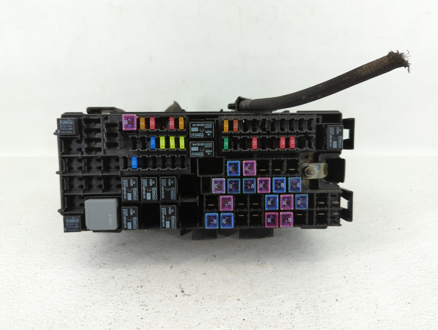 2013-2016 Ford Taurus Fusebox Fuse Box Panel Relay Module P/N:DG1T-14A003-BA Fits Fits 2013 2014 2015 2016 OEM Used Auto Par