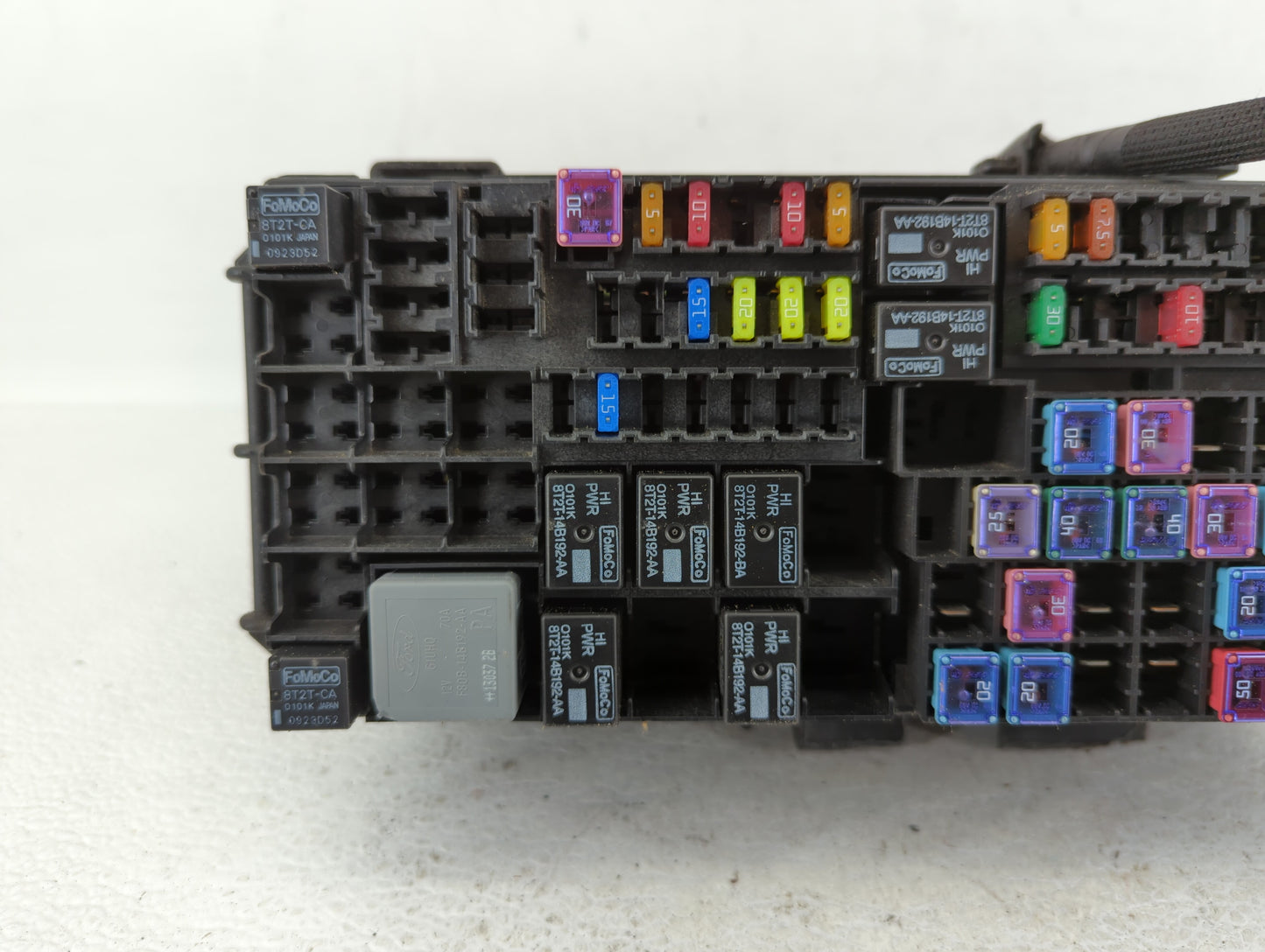 2013-2016 Ford Taurus Fusebox Fuse Box Panel Relay Module P/N:DG1T-14A003-BA Fits Fits 2013 2014 2015 2016 OEM Used Auto Par