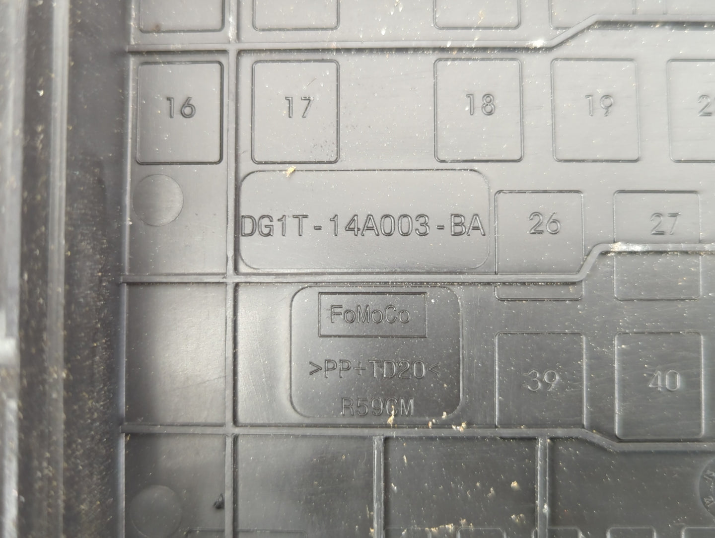 2013-2016 Ford Taurus Fusebox Fuse Box Panel Relay Module P/N:DG1T-14A003-BA Fits Fits 2013 2014 2015 2016 OEM Used Auto Par