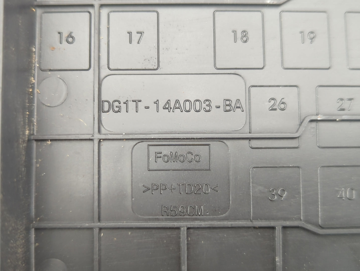 2013-2016 Ford Taurus Fusebox Fuse Box Panel Relay Module P/N:DG1T-14A003-BA Fits Fits 2013 2014 2015 2016 OEM Used Auto Par