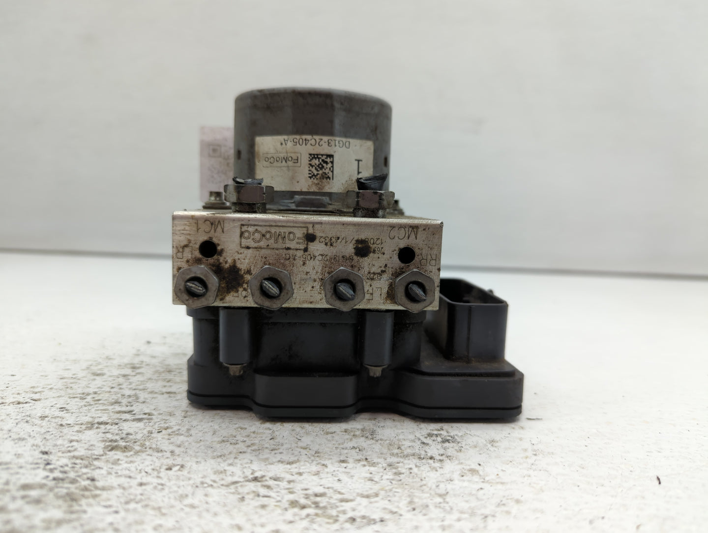 2013-2014 Ford Taurus ABS Pump Control Module Replacement P/N:DG13-2C405-A Fits Fits 2013 2014 OEM Used Auto Parts - Oemused