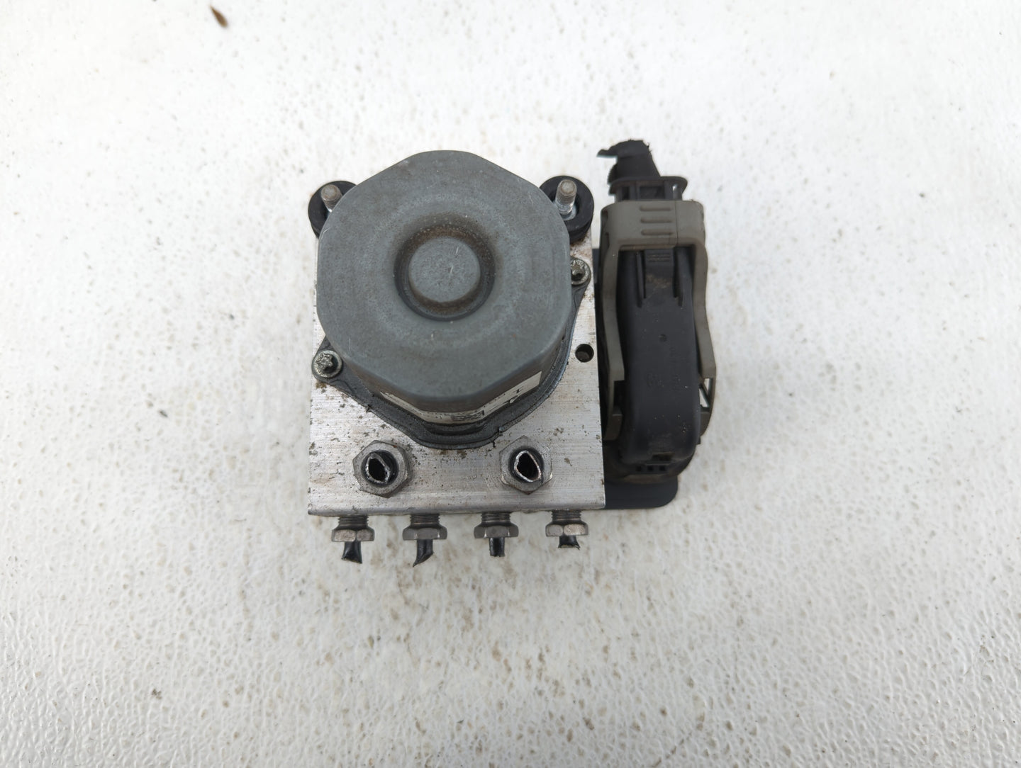 2013-2014 Ford Taurus ABS Pump Control Module Replacement P/N:DG13-2C405-A Fits Fits 2013 2014 OEM Used Auto Parts - Oemused