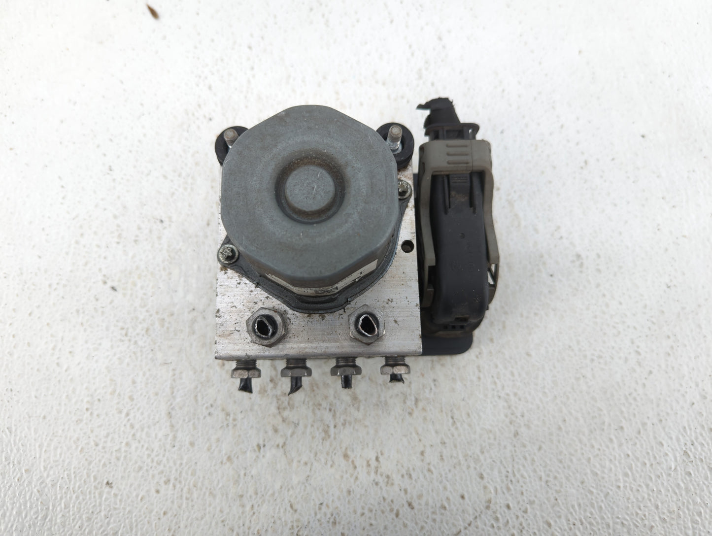 2013-2014 Ford Taurus ABS Pump Control Module Replacement P/N:DG13-2C405-A Fits Fits 2013 2014 OEM Used Auto Parts - Oemused
