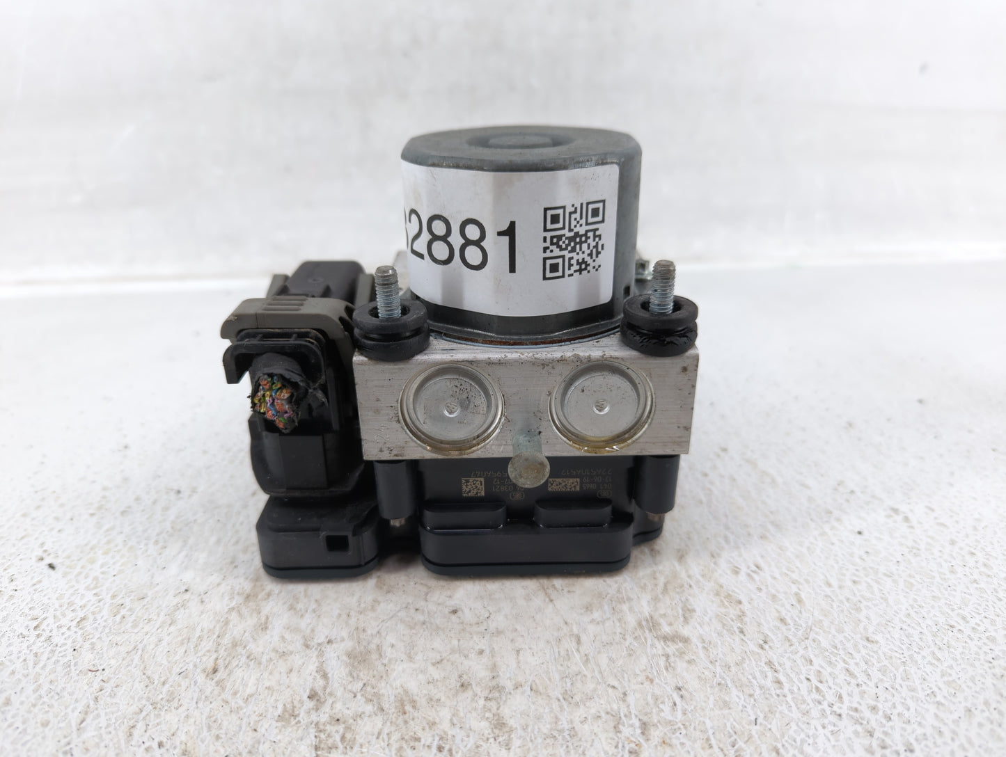 2013-2014 Ford Taurus ABS Pump Control Module Replacement P/N:DG13-2C405-A Fits Fits 2013 2014 OEM Used Auto Parts - Oemused