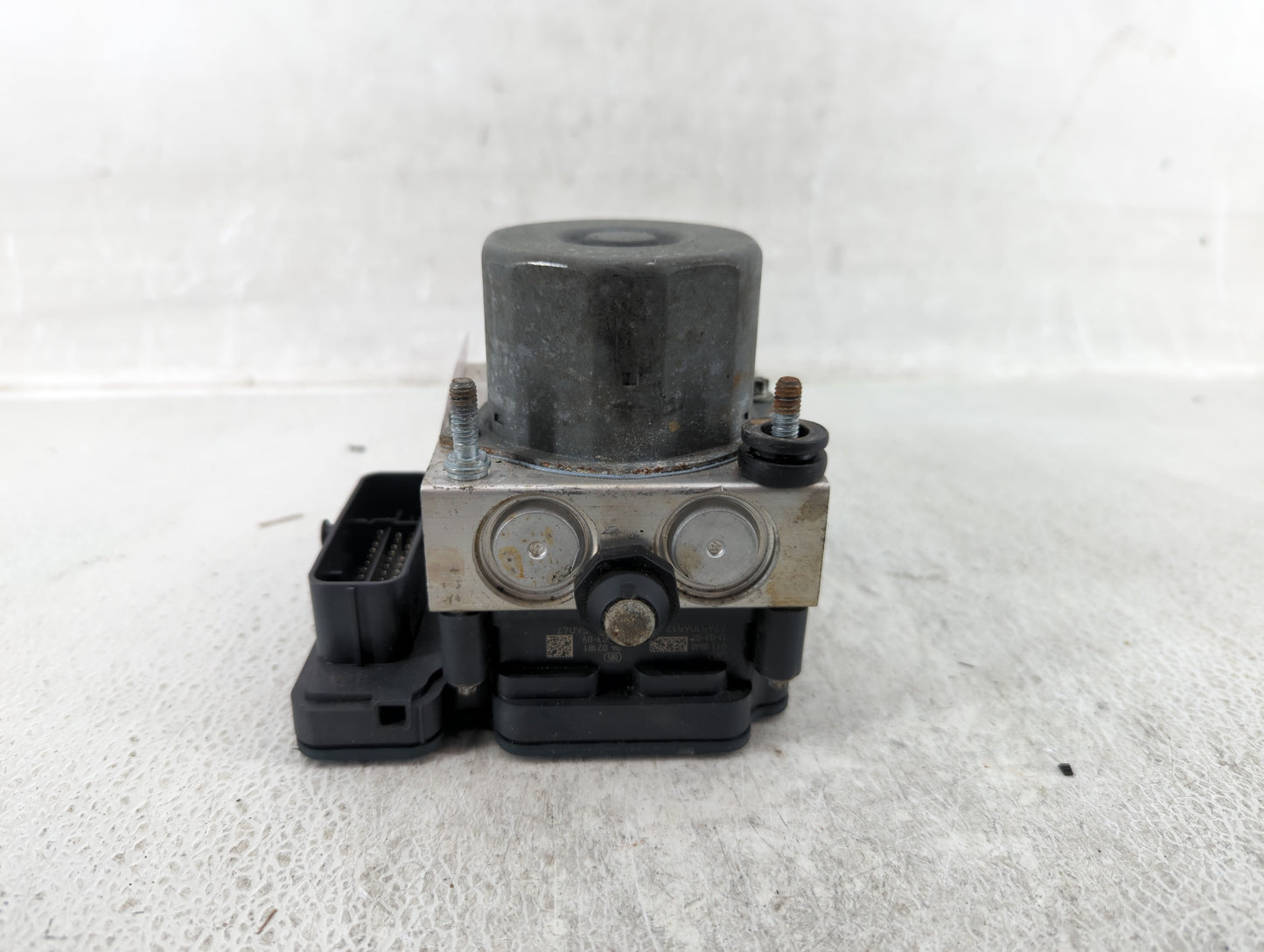 2013-2014 Ford Taurus ABS Pump Control Module Replacement P/N:DG13-2C405-A Fits Fits 2013 2014 OEM Used Auto Parts - Oemused