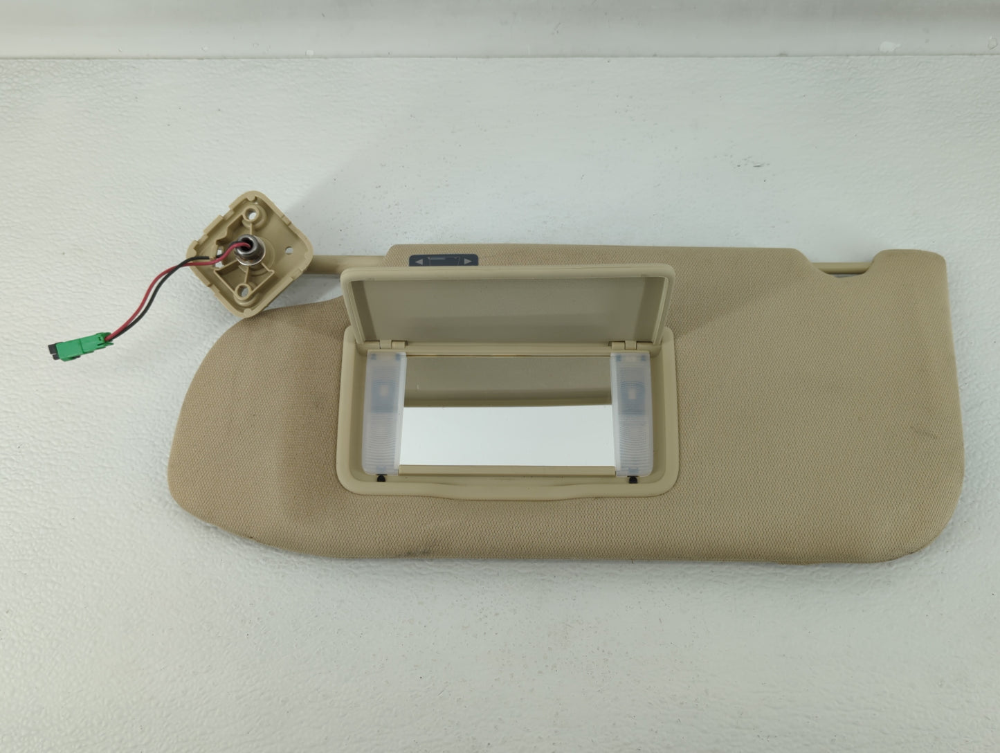 2013-2019 Ford Taurus Sun Visor Shade Replacement Passenger Right Mirror Fits OEM Used Auto Parts - Oemusedautoparts1.com