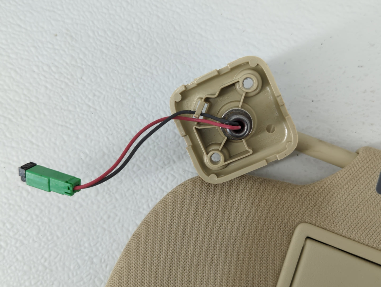 2013-2019 Ford Taurus Sun Visor Shade Replacement Passenger Right Mirror Fits OEM Used Auto Parts - Oemusedautoparts1.com