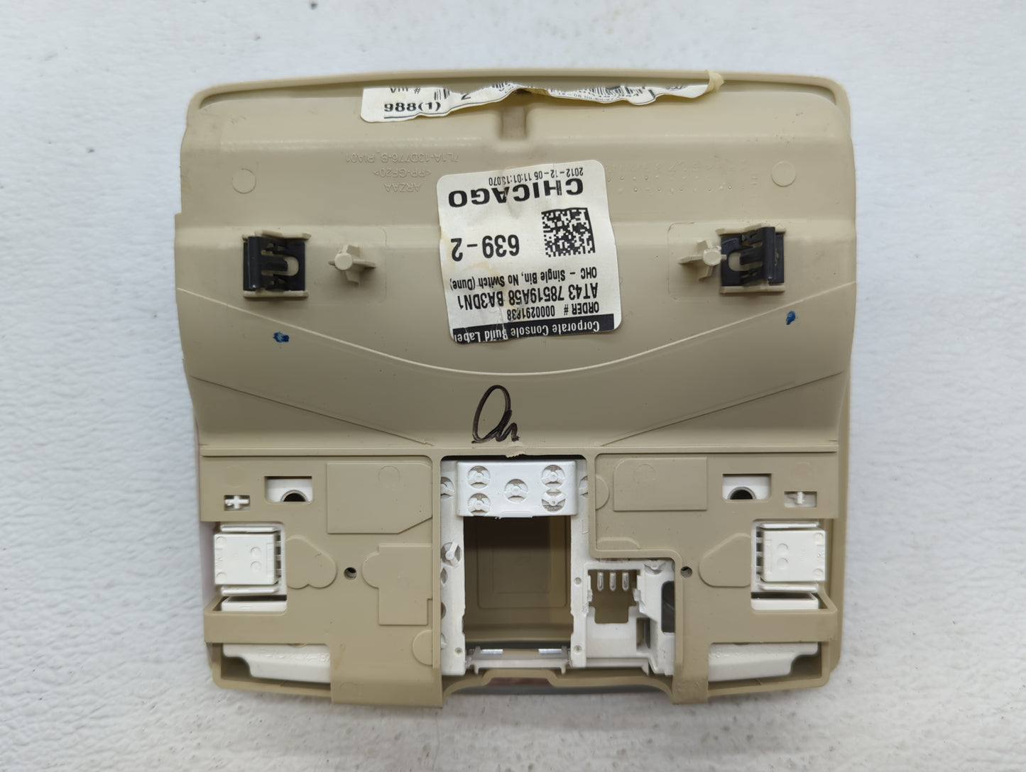 2013-2019 Ford Taurus Overhead Roof Console 548748 - Oemusedautoparts1.com